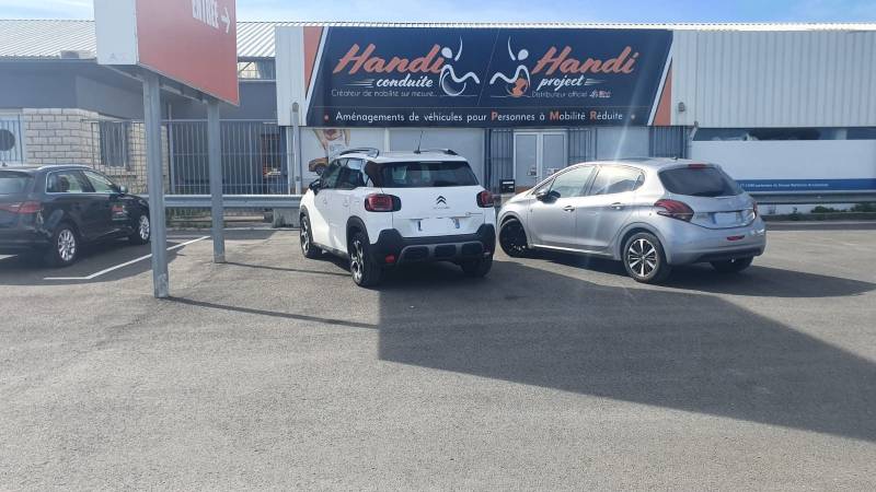 Adaptation d'aide à la conduite pour personne en situation de handicap par Handi Conduite dans l'Hérault
