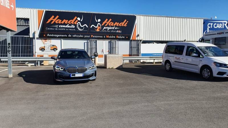 Adaptation aide à la conduite pour personne en situation de handicap sur BMW série 1 par Handi Conduite à Montpellier