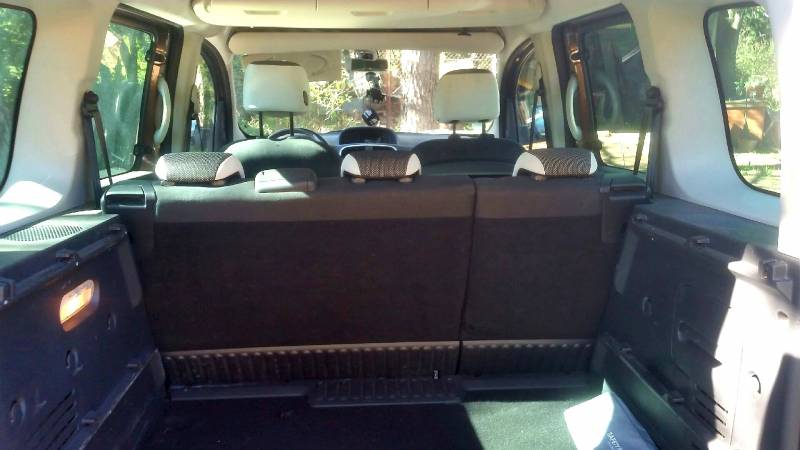 Renault Kangoo avec accélérateur sous volant et levier de frein à baisser à vendre dans l'Hérault par Handi Conduite