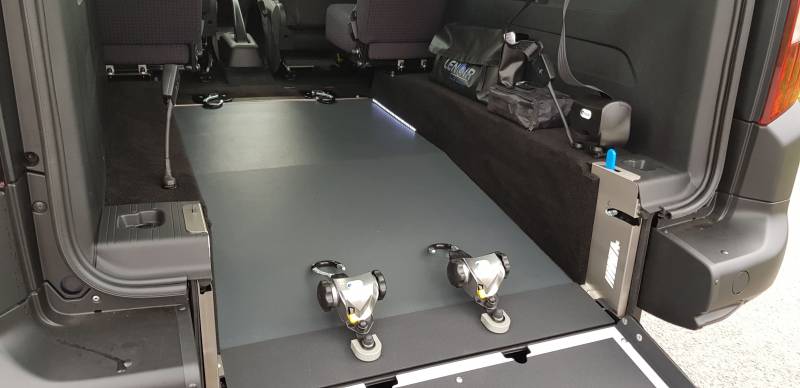 Adaptation TPMR dans les ateliers de Lenoir Handi Concept d'un Peugeot Rifter Long - Handi Conduite - Narbonne Aude