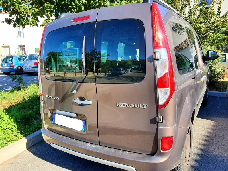 Vente Renault Kangoo avec poste de conduite adapté PMR dans l'Hérault à Handi Conduite