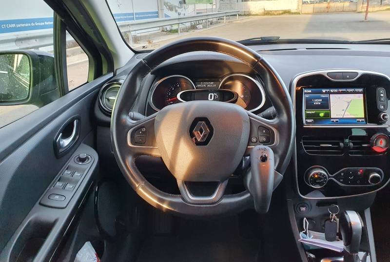 Conduite hémiplégique avec télécommande multifonctions Joy Control de Lenoir Handi Concept sur une Clio IV par Handi Conduite à Montpellier, Hérault 34