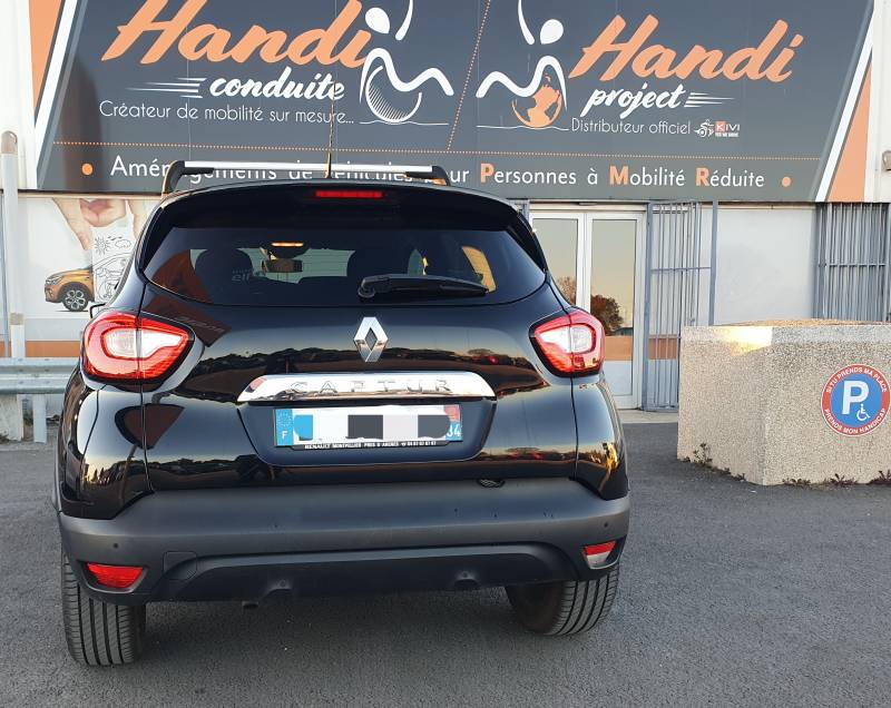 A vendre Renault Captur de 2014 à 11 500€ avec grue de coffre pour chargement de fauteuil roulant offerte, à Montpellier Hérault Handi Conduite