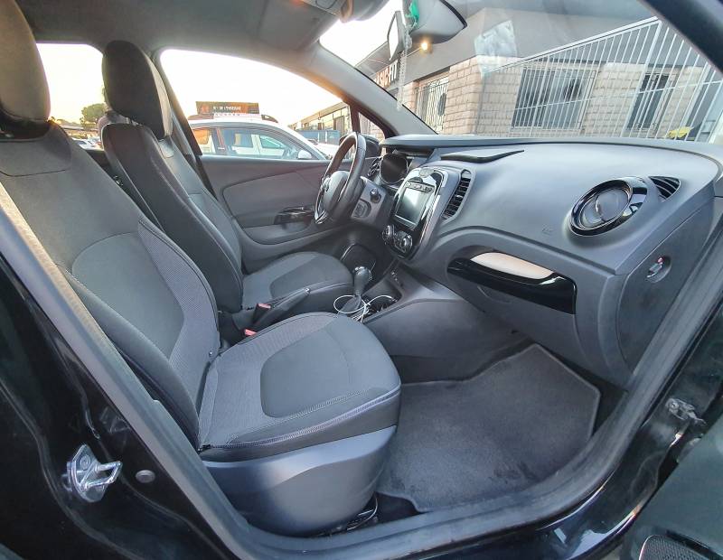 Vente Renault Captur 2014 43 800km en très bon état intérieur extérieur, avec Carolift 40 pour chargement FR en état de marche et offert, Montpellier Hérault Handi Conduite