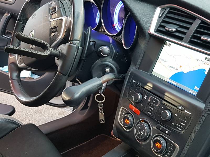 Hérault- À vendre DS 4 de 2013 à 10 000 € négociable pour 178 000km. Véhicule en très bon état modifié pour la conduite PMR accélérateur frein au volant et solution transfert et chargement FR
