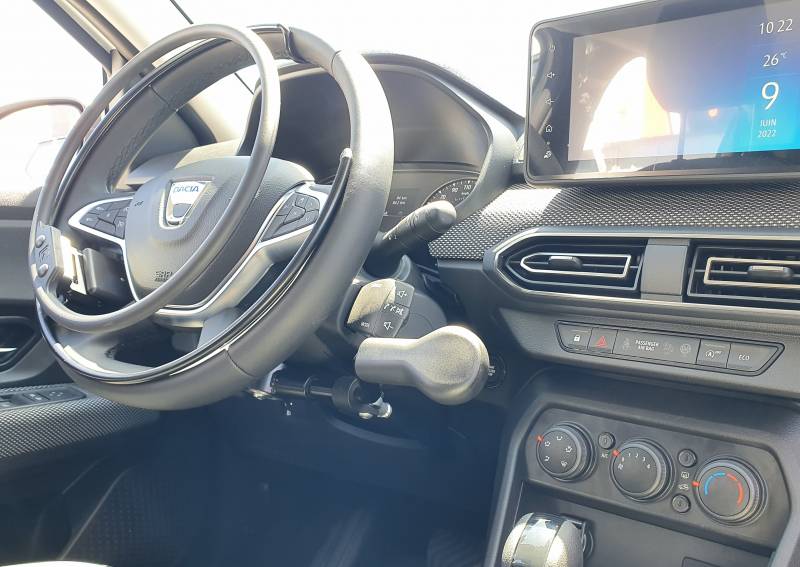 Lf 12, levier de freinage à pousser de Kivi, équipé par Handi Conduite pour une conduite paraplégique sur Montpellier dans l'Hérault