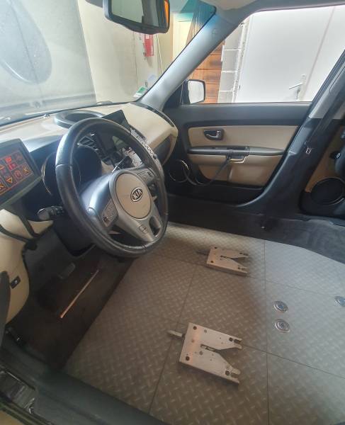 A vendre en région Occitanie, Hérault Kia Soul eMotion adaptée pour l'accès en fauteuil roulant au poste de conduite