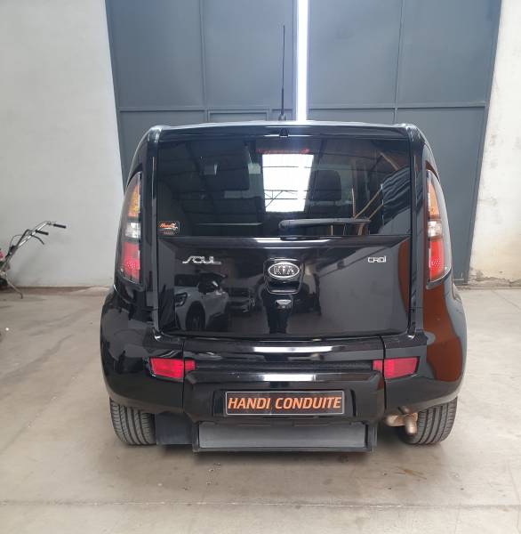 A vendre en région Occitanie, Hérault Kia Soul eMotion adaptée pour l'accès en fauteuil roulant au poste de conduite