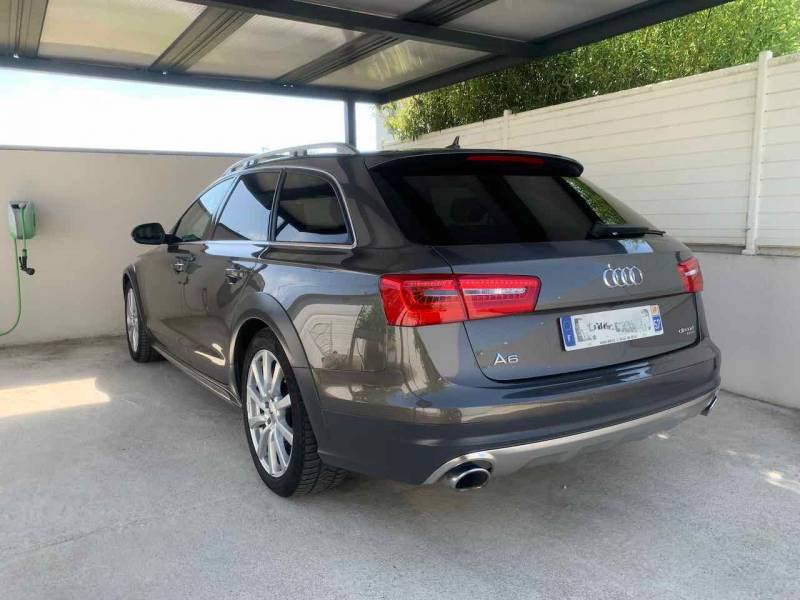 Audi A6 à vendre avec adaptation du poste de conduite pour personne paraplégique dans l'Hérault 34 par Handi Conduite