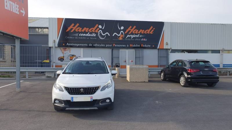 Télécommande au volant PV 3000 adaptée sur Peugeot 2008 - Handi Conduite - Montpellier