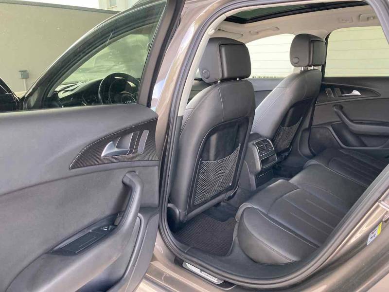 Occasion à saisir, Audi A6 en excellent état à vendre avec accélérateur par cercle sur volant et levier de frein à baisser Kempf pour conduite paraplégique