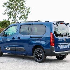 Handicap 34- A vendre Citröen Berlingo neuf pour le transport d'une personne à mobilité réduite, 4 personnes + 1 personne en FR, à 41 000€