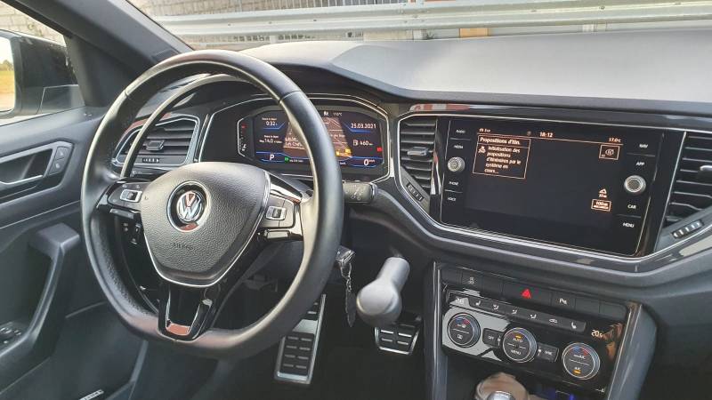 Cercle accélérateur sous volant K5 et LF 901, réalisation de Handi Conduite sur un T-Roc dans l'Hérault