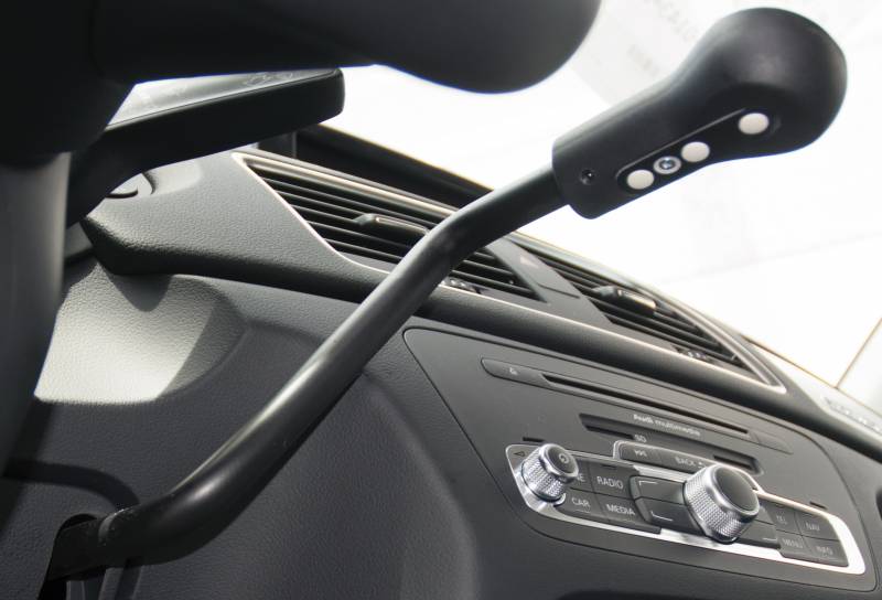 Le levier de frein à baisser au volant, le LF 901