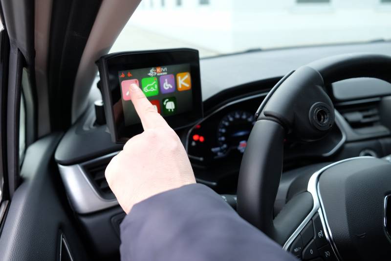 Conduire directement de son fauteuil roulant avec la Renault Kivi Captur par Handi Conduite Hérault, Montpellier, Occitanie