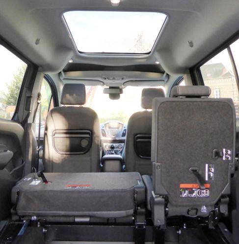Ford Tourneo Grand Connect et son intérieur spacieux pour le TPMR - Lenoir Handi Concept - Handi Conduite - Hérault