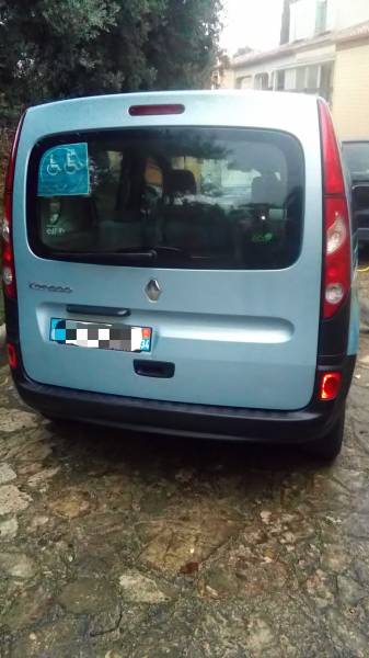 Occasion à saisir, Renault Kangoo aménagé avec chargement de fauteuil roulant dans l'Hérault