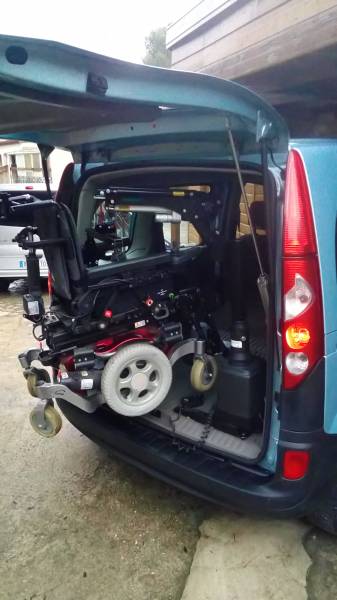 Acheter un Renault Kangoo déjà équipé avec grue de coffre sur Montpellier