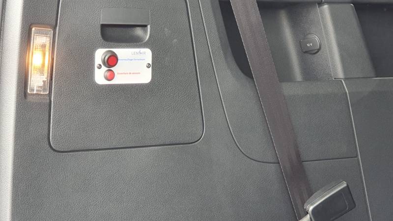 Véhicule modifié à louer pour le transport d'une personne à mobilité réduite à Handi Conduite, 34, 30, 66, 11, 13, 83, 06