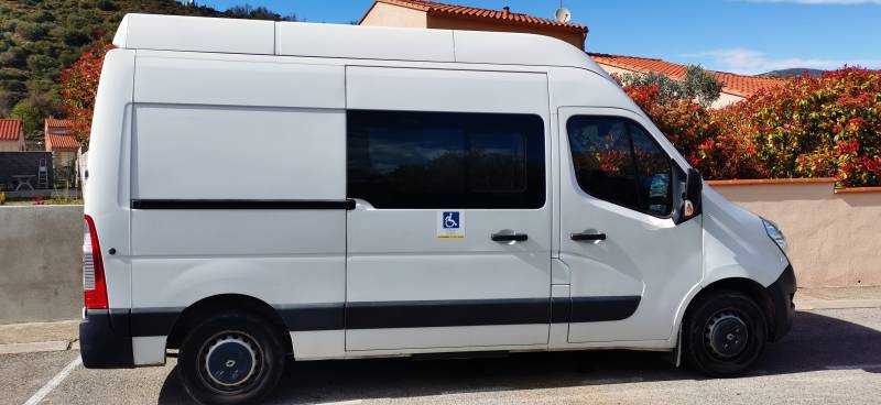 Vente d'un Renault Master de 2017, 100 444km  adapté en TPMR, correctement entretenu et en état de marche par Handi Conduite en Hérault