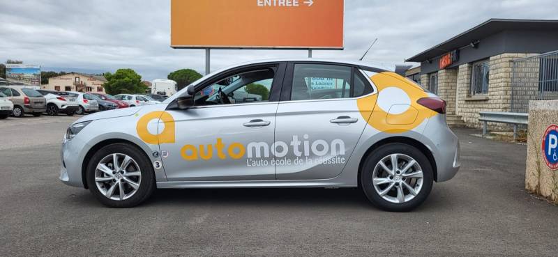 Auto école PMR pour conduite handicap sur Montpellier, Handi Conduite partenaire Automotion, Opel Corsa adapté conduite manuelle au volant et pied gauche par Handi Conduite Montpellier Hérault