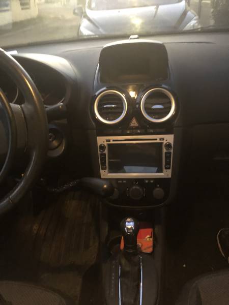 Opel Corsa de 2008 à vendre dans le 84 Vaucluse, 70 000km 7 500€ aménagements PMR Kivi pour aide à la conduite para dans le véhicule par Handi Conduite