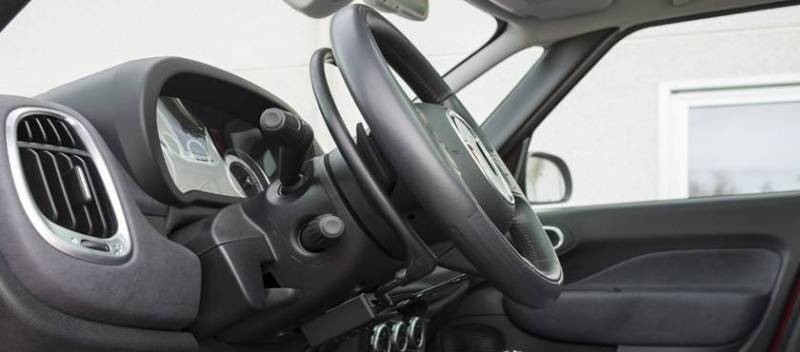 Accélérateur au volant à tirer par cercle intégré en version EASY FIT - Handi Conduite - Vendargues