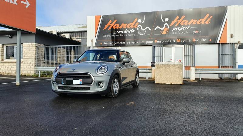 Rallonge de la pédale d'embrayage sur une Mini réalisée par Handi Conduite dans l'Hérault