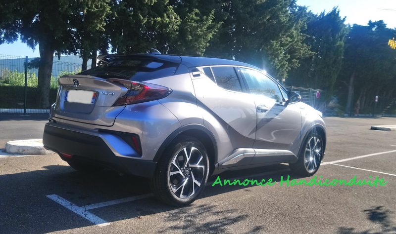 Vente Toyota C-HR hybride de 2019 en parfait état aménagé pour la conduite d'une personne en situation de handicap sur Montpellier par Handi Conduite