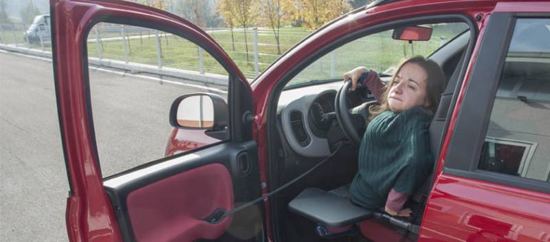 aide au transfert avec plateau de transfert électrique pour véhicule de personnes handicapées en PACA