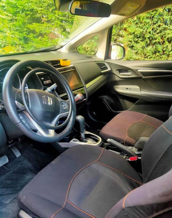 Honda Jazz PMR de 2019 avec 6800 km pour 20 000€, aide à la conduite au volant Kempf disponible en Hérault par Handi Conduite