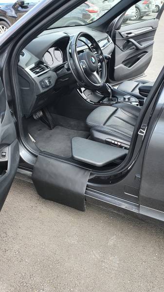 Plateau de transfert manuel et bavette de protection bas de caisse par Handi Conduite à Vendargues