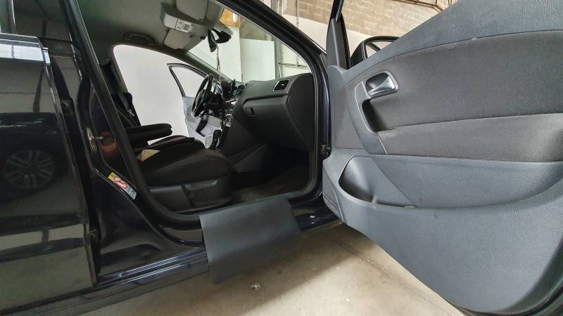 Protection de bas de caisse pour transfert personne handicapée dans son véhicule PMR dans l'Hérault à Montpellier par Handi Conduite